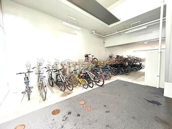 (駐輪場) (駐輪場)