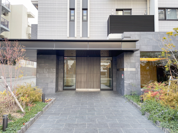 【プレイズ新福島】エントランス