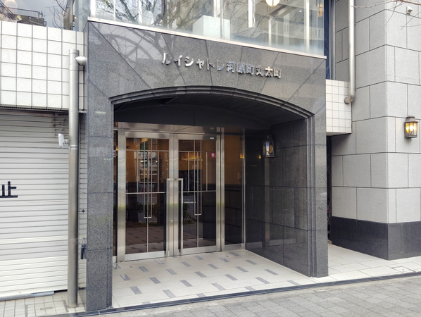 【ルイシャトレ河原町丸太町】エントランス 【ルイシャトレ河原町丸太町】エントランス