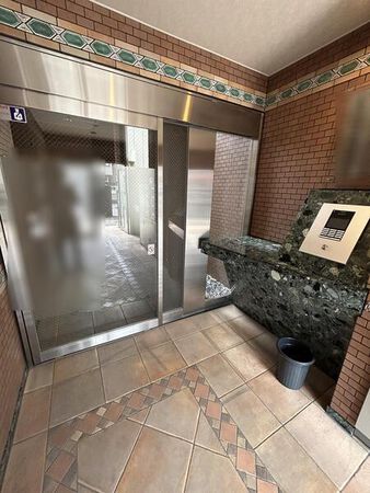 エントランス エントランス