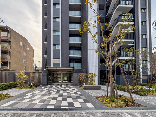 【レ・ジェイド平野】エントランス