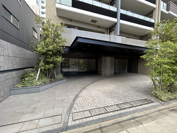 【プラウド昭和御器所】エントランス