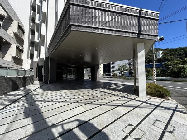 【アーバンビュー牛田本町】エントランス