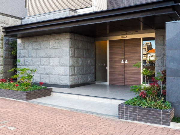 【プレサンスロジェ豊橋】エントランス 【プレサンスロジェ豊橋】エントランス