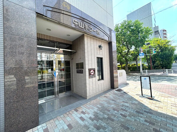 【中山手コーポ】エントランス 【中山手コーポ】エントランス