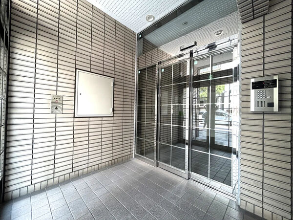 【中山手コーポ】エントランス 【中山手コーポ】エントランス