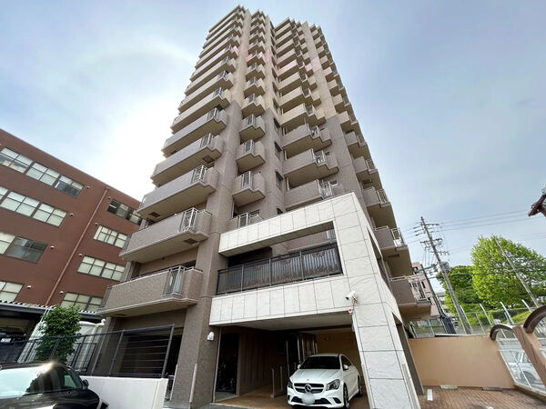 【オペラ・デ・社台】外観