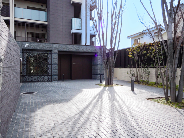 【プラウド瑞穂八勝通】エントランス