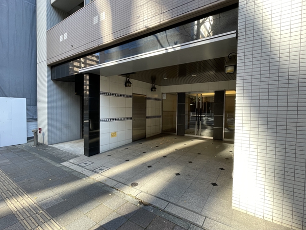 【レグラス横浜ポートサイド】エントランス