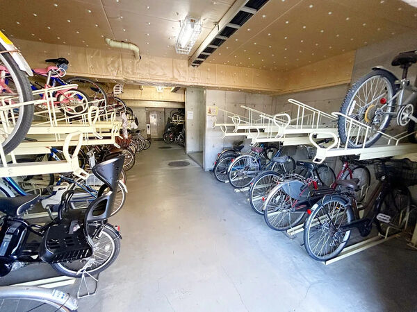 【ヴィルヌーブ学園前2メヌエット】駐輪場 【ヴィルヌーブ学園前2メヌエット】駐輪場