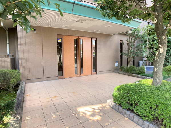 【フェアロージュ錦町】エントランスアプローチ