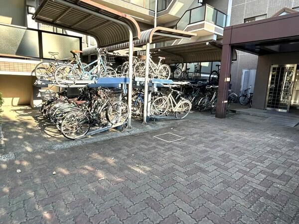 【サンライフ一之江】共用部分（駐輪場）