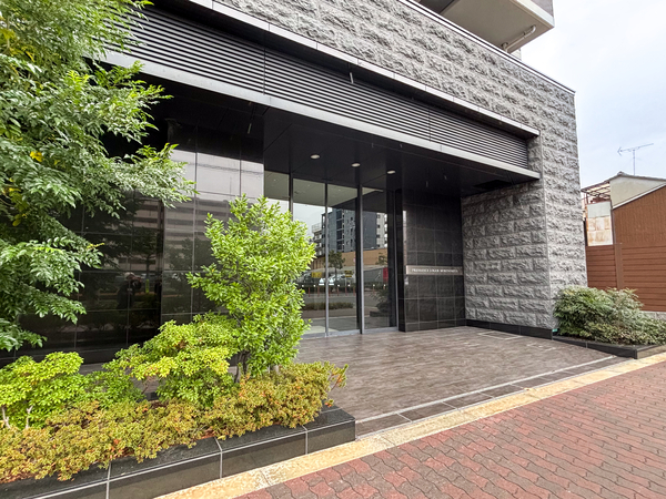 【プレサンスロジェ森ノ宮】エントランス