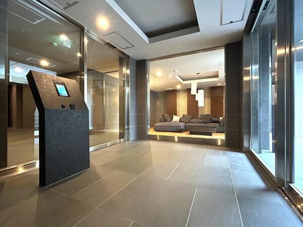 【オープンレジデンシア目黒東山】エントランス 【オープンレジデンシア目黒東山】エントランス