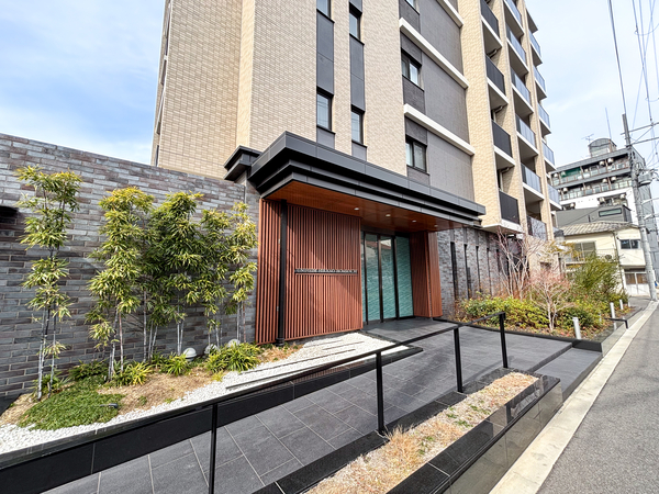 【ユニハイム平野本町】エントランス