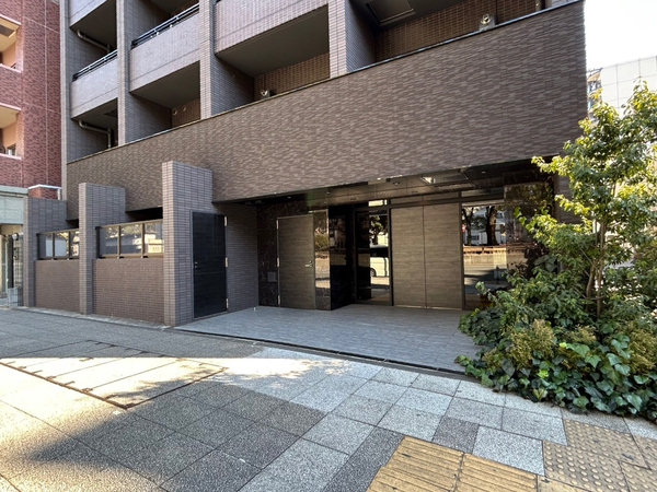【Le’a横濱大通り公園弐番館】エントランス