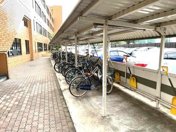 【ダイアパレス北大西】共用部分（駐輪場）