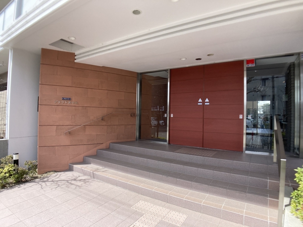 【プラウド泉中央】エントランス入口