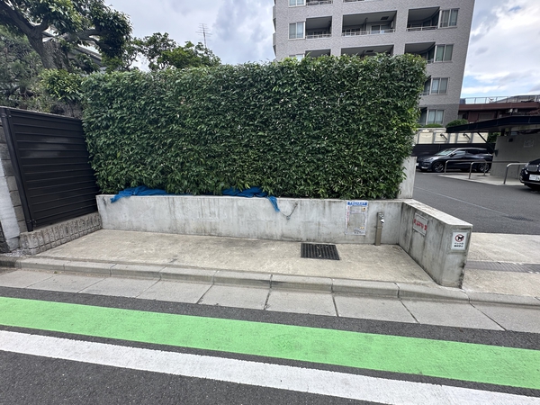 【リビオ大宮氷川参道ザテラス】ゴミ置き場