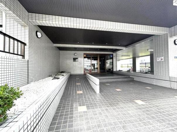 【クリオ伏見2番館】エントランス 【クリオ伏見2番館】エントランス