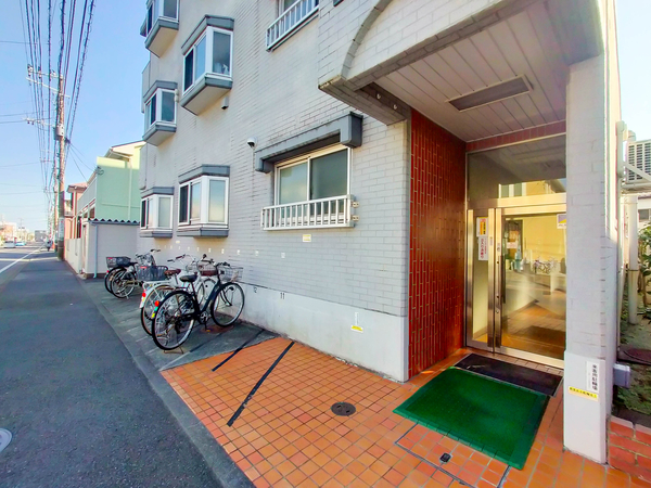 【日栄ハイム辻堂】エントランス