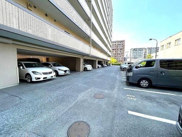 【グランピアグーテンハイツ箱崎Ⅴ】(駐車場) 【グランピアグーテンハイツ箱崎Ⅴ】(駐車場)