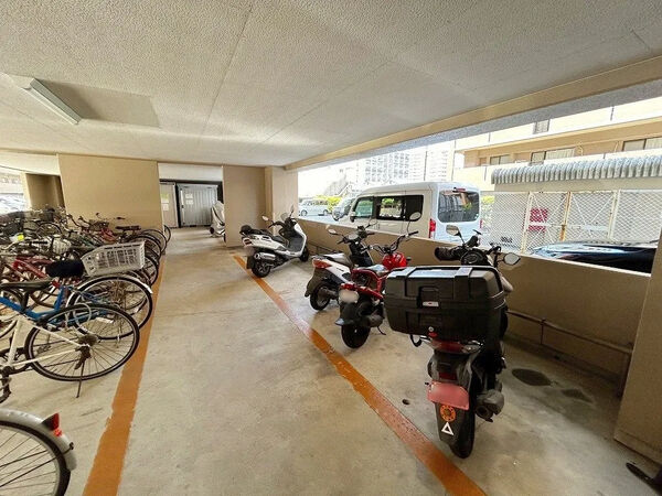 【グランピアグーテンハイツ箱崎Ⅴ】(駐輪場)1 【グランピアグーテンハイツ箱崎Ⅴ】(駐輪場)1