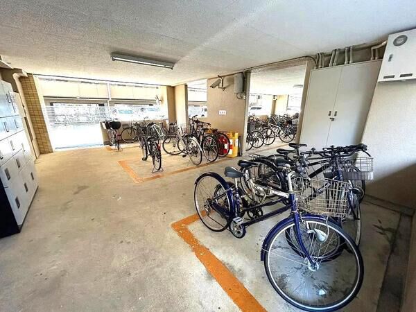 (駐輪場)2 (駐輪場)2