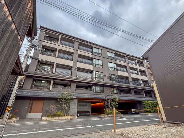 【ザ・パークハウス三条油小路】外観