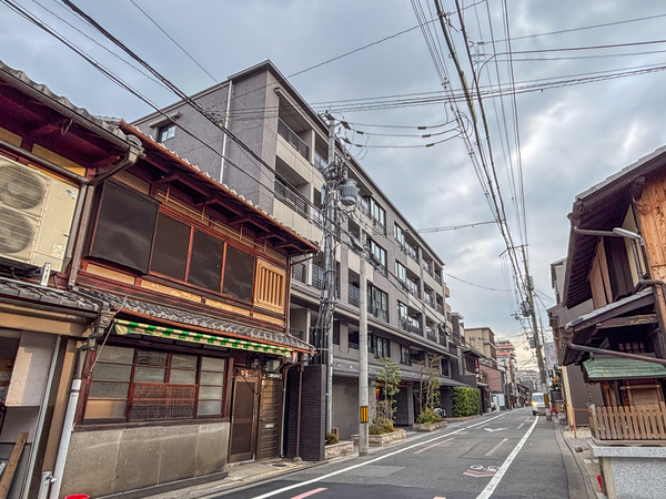 【ザ・パークハウス三条油小路】外観