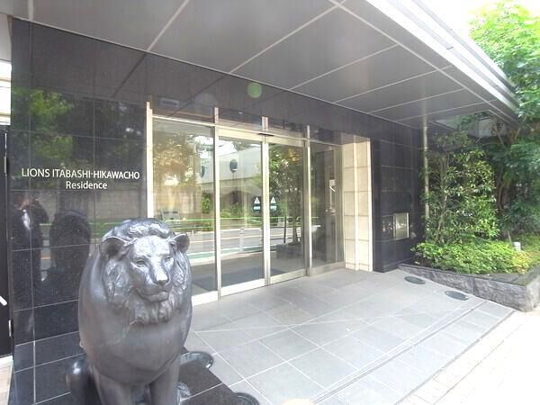 【ライオンズ板橋氷川町レジデンス】エントランス