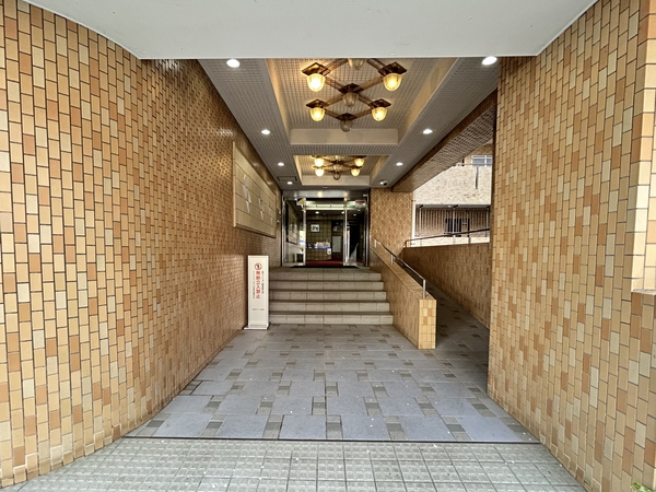 【朝日広尾マンション】エントランス 【朝日広尾マンション】エントランス