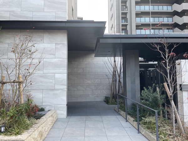 【レ・ジェイド長居パークアベニュー】エントランス