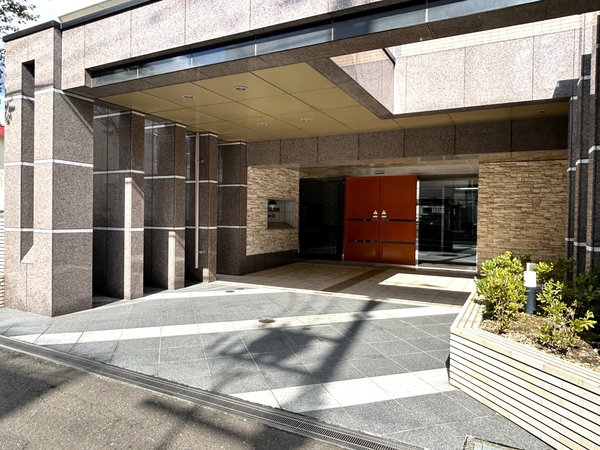 【エクセルシオール西町S21】エントランス 【エクセルシオール西町S21】エントランス