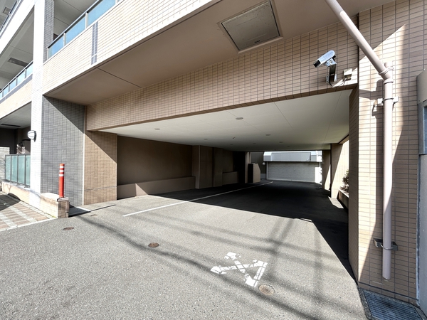 １階駐車場出入口