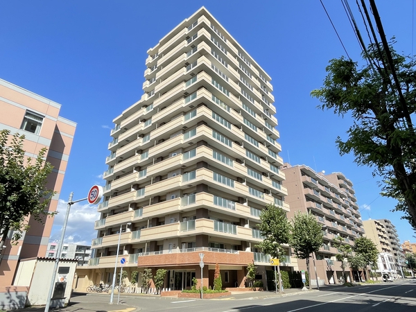 【ルジェンテ円山北ホームズ】外観