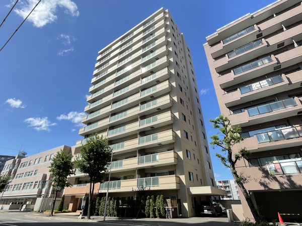 【ルジェンテ円山北ホームズ】外観