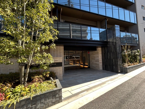 【クリオ横濱弘明寺グレイステラス】エントランス