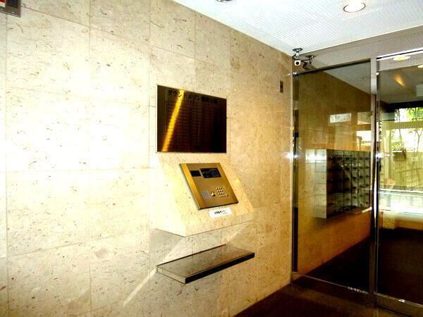 【グランドメゾン鶴舞公園】エントランス1