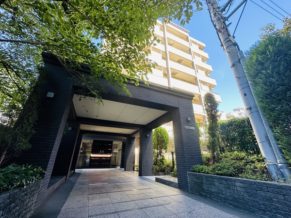 【ブランズ南千里】エントランス(駅側) 【ブランズ南千里】エントランス(駅側)