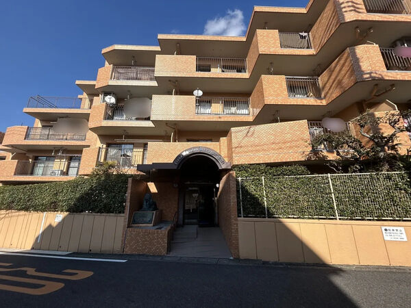 【ライオンズマンション左京山第2】外観