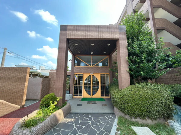 【サンハウス熱田】エントランス 【サンハウス熱田】エントランス