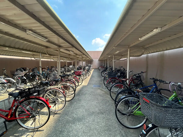 【サンハウス熱田】駐車場 【サンハウス熱田】駐車場