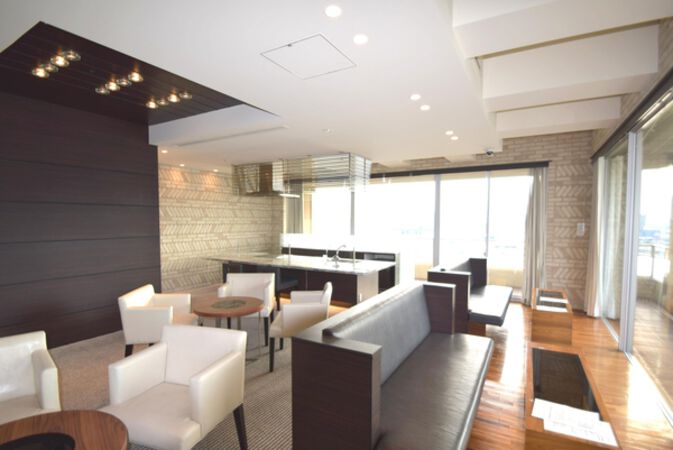 スカイラウンジ