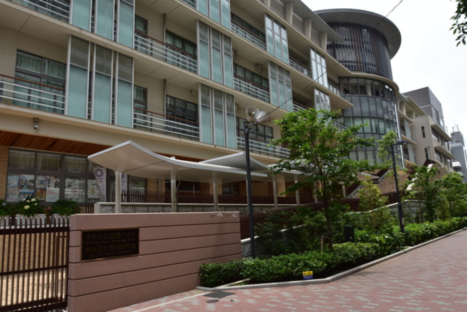 中央区立豊海小学校まで約440ｍ（徒歩6分）。