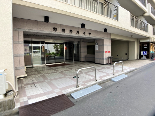 【勾当台ハイツ】エントランスアプローチ