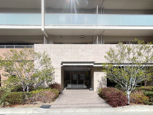 【ジオ西宮北口松山町】エントランス