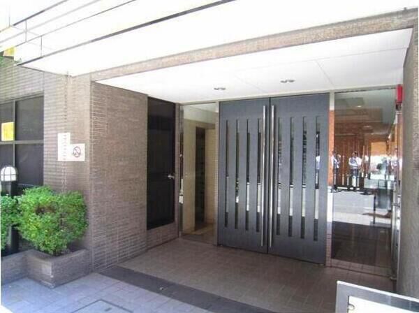 【ウィン麻布十番】エントランスアプローチ 【ウィン麻布十番】エントランスアプローチ