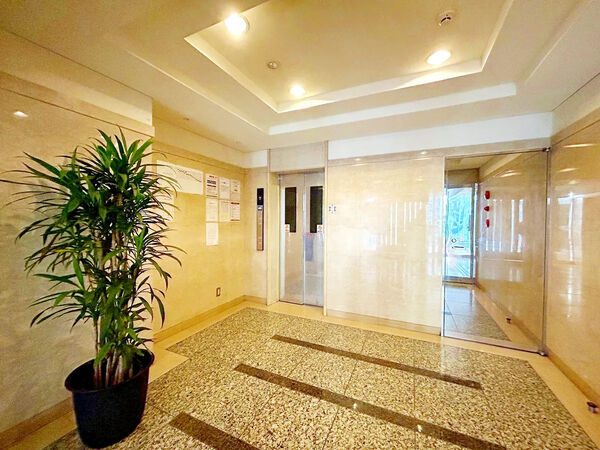 【ウィン麻布十番】エントランス 【ウィン麻布十番】エントランス