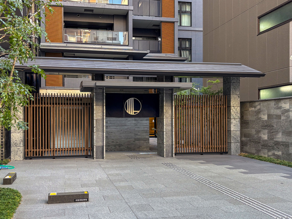 【レ・ジェイド京都東洞院】エントランス